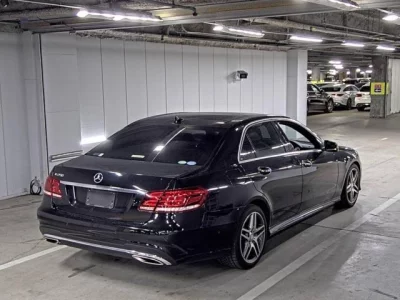 Mercedes-Benz E CLASS  с аукциона в Японии