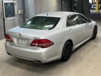 Toyota CROWN лот № 2042 оценка 3.5  с аукциона в Японии 4