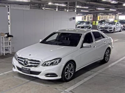 Mercedes-Benz E CLASS  с аукциона в Японии