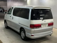 Toyota HIACE REGIUS лот № 2045 оценка R  с аукциона в Японии 1