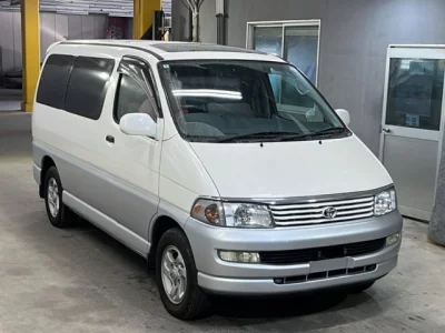 Toyota HIACE REGIUS  с аукциона в Японии