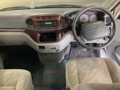 Toyota HIACE REGIUS  с аукциона в Японии