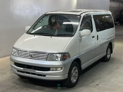 Toyota HIACE REGIUS  с аукциона в Японии