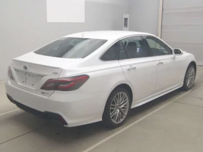 Toyota CROWN  с аукциона в Японии
