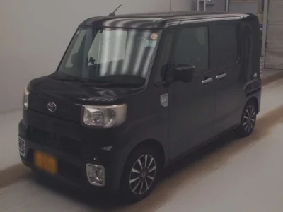 Toyota PIXIS MEGA  с аукциона в Японии