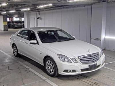 Mercedes-Benz E CLASS  с аукциона в Японии