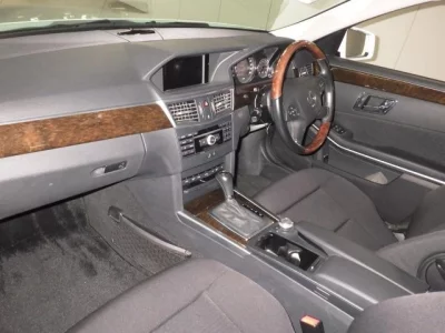 Mercedes-Benz E CLASS  с аукциона в Японии