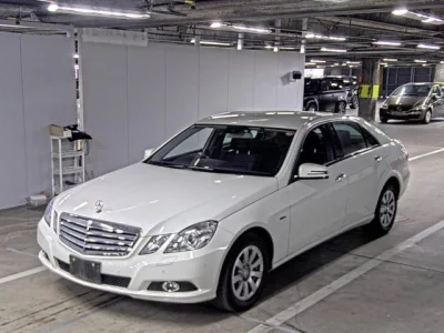Mercedes-Benz E CLASS  с аукциона в Японии