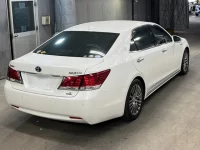 Toyota CROWN лот № 2061 оценка 3.5  с аукциона в Японии 4