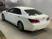 Toyota CROWN лот № 2061 оценка 3.5  с аукциона в Японии 1