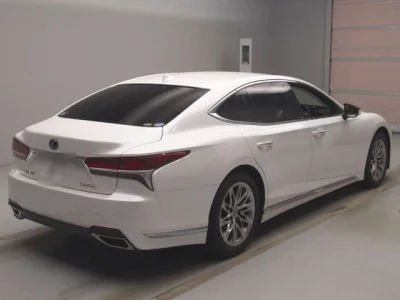 Lexus LS  с аукциона в Японии