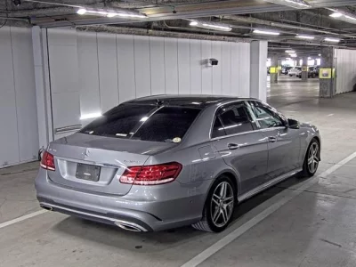 Mercedes-Benz E CLASS  с аукциона в Японии
