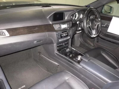 Mercedes-Benz E CLASS  с аукциона в Японии