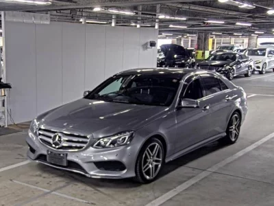 Mercedes-Benz E CLASS  с аукциона в Японии