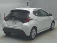 Toyota YARIS лот № 73040 оценка 3.5  с аукциона в Японии 1