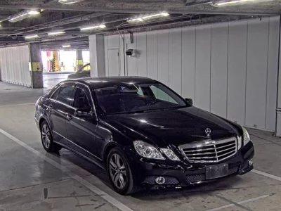 Mercedes-Benz E CLASS  с аукциона в Японии