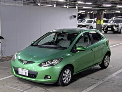 Mazda DEMIO  с аукциона в Японии