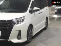 Toyota NOAH лот № 3049 оценка 4.5  с аукциона в Японии 6