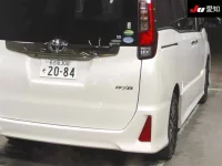 Toyota NOAH лот № 3049 оценка 4.5  с аукциона в Японии 7
