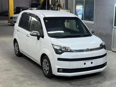 Toyota SPADE  с аукциона в Японии
