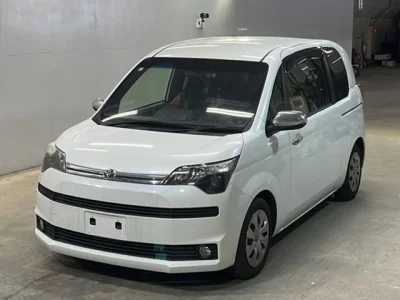 Toyota SPADE  с аукциона в Японии