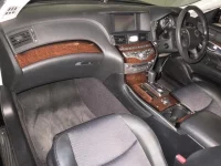 Nissan FUGA лот № 864 оценка 4  с аукциона в Японии 2