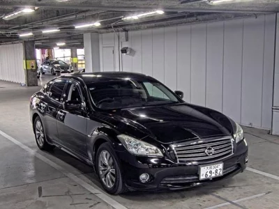 Nissan FUGA  с аукциона в Японии