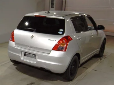 Suzuki SWIFT  с аукциона в Японии