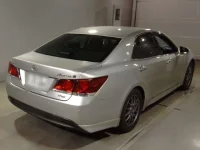 Toyota CROWN лот № 7143 оценка 4  с аукциона в Японии 1