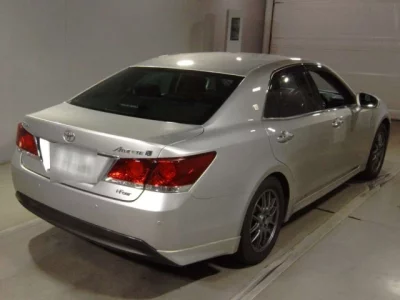 Toyota CROWN  с аукциона в Японии