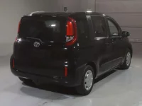Toyota SIENTA лот № 90 оценка R  с аукциона в Японии 1