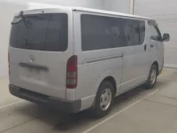 Toyota HIACE VAN лот № 70100 оценка RA  с аукциона в Японии 1
