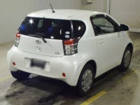 Toyota IQ лот № 7093 оценка 4  с аукциона в Японии 1