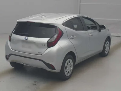 Toyota AQUA  с аукциона в Японии