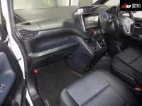 Toyota NOAH лот № 3073 оценка 4  с аукциона в Японии 2