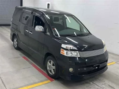 Toyota VOXY  с аукциона в Японии