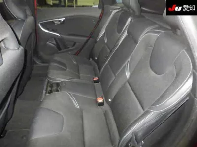 Volvo V40  с аукциона в Японии