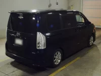 Toyota VOXY лот № 7110 оценка 3  с аукциона в Японии 1