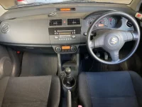 Suzuki SWIFT лот № 1075 оценка R  с аукциона в Японии 2