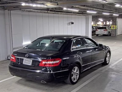 Mercedes-Benz E CLASS  с аукциона в Японии