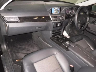 Mercedes-Benz E CLASS  с аукциона в Японии