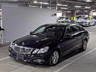 Mercedes-Benz E CLASS  с аукциона в Японии