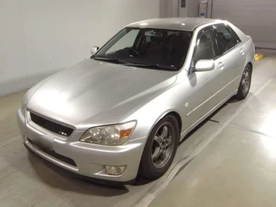 Toyota ALTEZZA  с аукциона в Японии