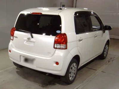 Toyota PORTE  с аукциона в Японии