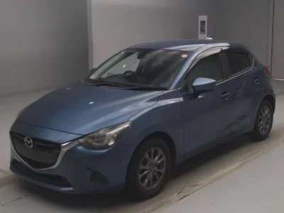 Mazda DEMIO  с аукциона в Японии