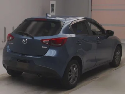 Mazda DEMIO  с аукциона в Японии