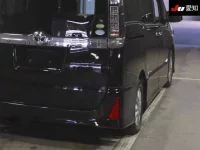 Toyota VOXY лот № 3097 оценка 4  с аукциона в Японии 7