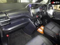 Toyota VOXY лот № 3097 оценка 4  с аукциона в Японии 2