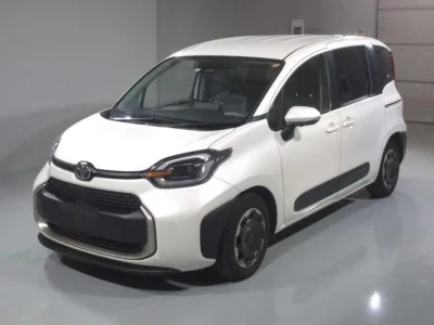 Toyota SIENTA  с аукциона в Японии