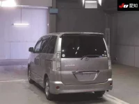 Toyota VOXY лот № 1007 оценка 3.5  с аукциона в Японии 1